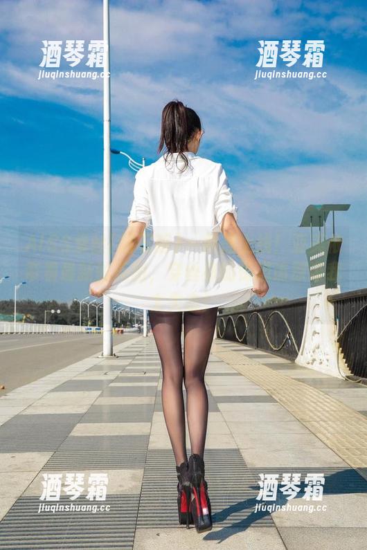 AISS爱丝(钻石版) - 新品上线！亚美依带着最新的美图，穿丝袜的街道请原谅我太失态！