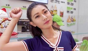AISS爱丝(黄金版) – 当汽车与索菲相遇：一组犯迷失的壁纸写真