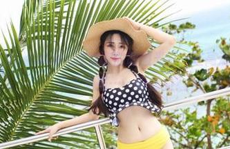 IMiss爱蜜社 – Lucky沈欢欣的制服光影，在高清里小小顽皮，似乎有些……你懂的？