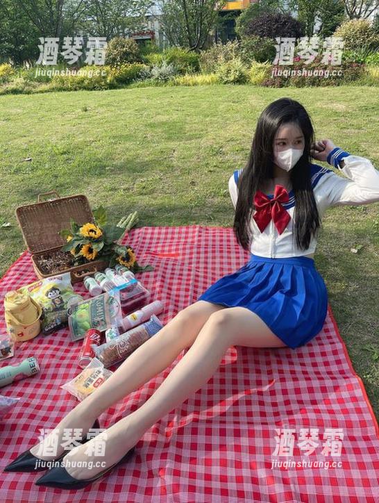 July芝岚 微密圈 - 啊,这张女孩的写真,July芝岚到底想说些啥呢?