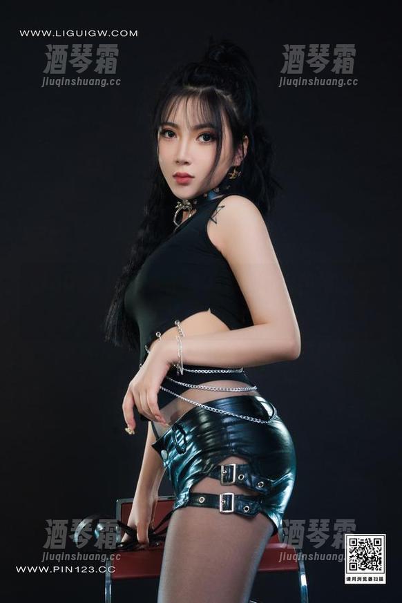 Ligui丽柜-枫玥 Ligui丽柜 - 你不会相信,枫玥和她的薄丝袜是免费赠品!