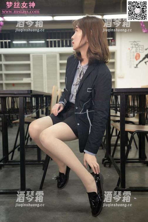 MSLASS梦丝女神 - 小兔的校园欢乐——黑丝白丝作品，免费来取哟！