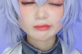 看PoppaChan变身火火，下载她的cos勇闯星穹铁道吧！
