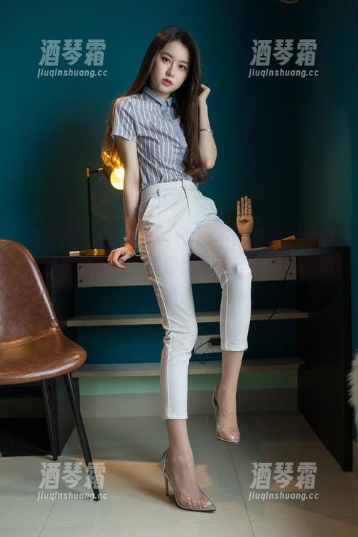 Sia不吃鱼 微密圈 - 绝对心水!Sia不吃鱼图库中的高清美腿特写,偶尔想入非非一下也不错哦。