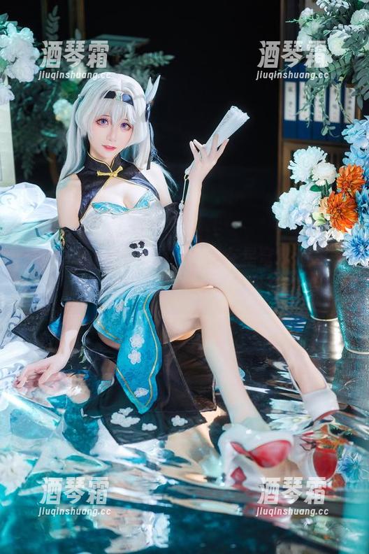 眉目如画的Tomoyo酱，在星穹铁道里翩翩，让人想对着图包说‘多谢你的美’