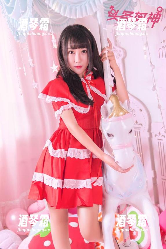 TouTiao头条女神-JennyR TouTiao头条女神 - 办公室不见了,私拍却来了,JennyR的职业装让人心态崩溃!