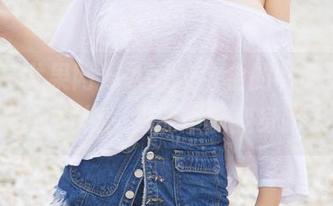 UGirls尤果网 – Abby金金的制服美图，届时路过学校，我能不能变身路人甲？