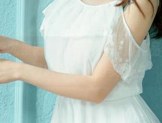 UGirls尤果网 – 张雪馨的御姐作品集，分享慢慢领略她的多面性