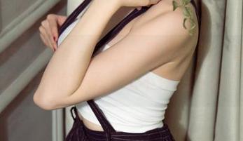UGirls尤果网 – 美图一波接一波，才可儿在浴室的样子，忍不住想下载！