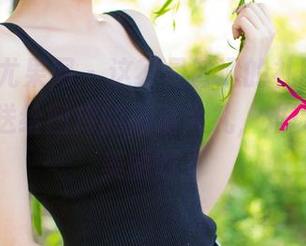 UGirls尤果网 – 这不是普通的礼服，而是程瑜西送给图库的高清大礼，难以抵挡的美丽呀。