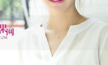 UGirls尤果网 – 艾小青的蕾丝，给你免费图片的同时，还附赠无数悬念哦。