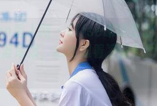 Xiuren秀人网 – Elise谭晓彤的泳池写真，水波荡漾，心也跟着凉快！图集来啦！