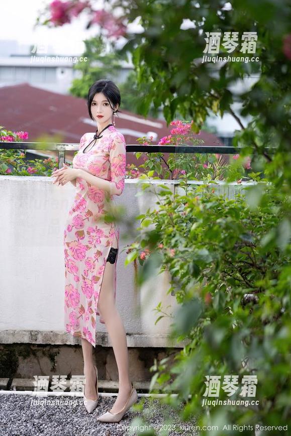 Xiuren秀人网 - Milk大萌的“厨娘”作品，下载得手就能安心肚子饿？