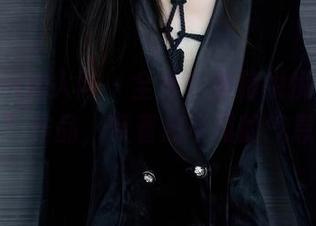 Xiuren秀人网 – 全集！模特悦悦“清纯”作品，带着点不羁的气息