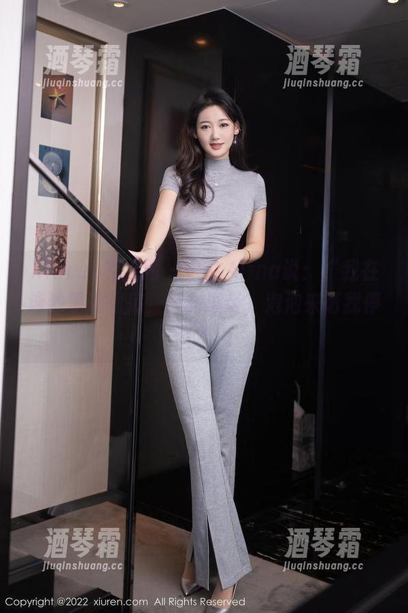 Xiuren秀人网-白白Alina Xiuren秀人网 - 白白Alina说:“我在泳池里的图库,身材浮夸,泡泡来请我停下?”