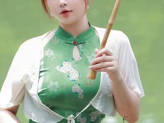 Xiuren秀人网 – 章芃芃这油亮的气质，图库更新的速度太让人期待！