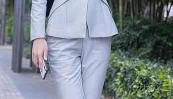 Xiuren秀人网 – 把舒林培的女神原图放在夜宵桌上，在线欣赏味道不错哦。