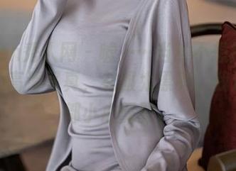 Xiuren秀人网 – 嘘……当然不想打扰虞姬儿的高清写真，礼服太漂亮，我连呼吸都小心翼翼。