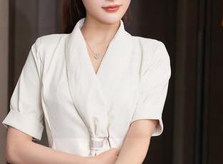 Xiuren秀人网 – 黄可Christine的日常杂谈：这不过是一堆写真，他却能让人停下来看。