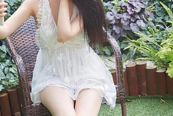 对，就在这儿在线等你，尤蜜荟的作品红火得像节日烟花，悄悄点亮屏幕