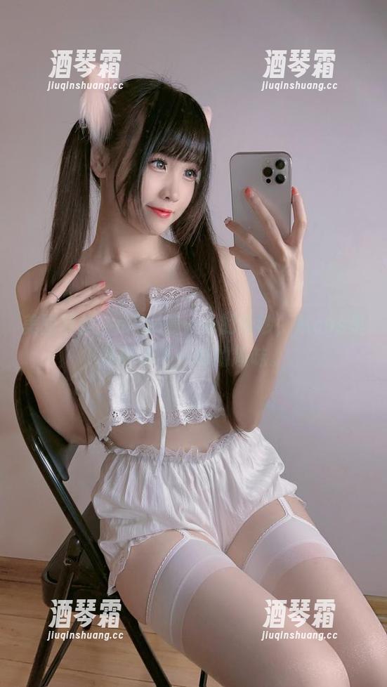 美图聚焦：miko酱ww的婚纱，从cos里找到点不一样的趣味。