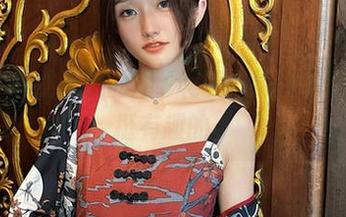 roroki骷髅姬的婚纱写真，缺少光环，还挺有趣的。