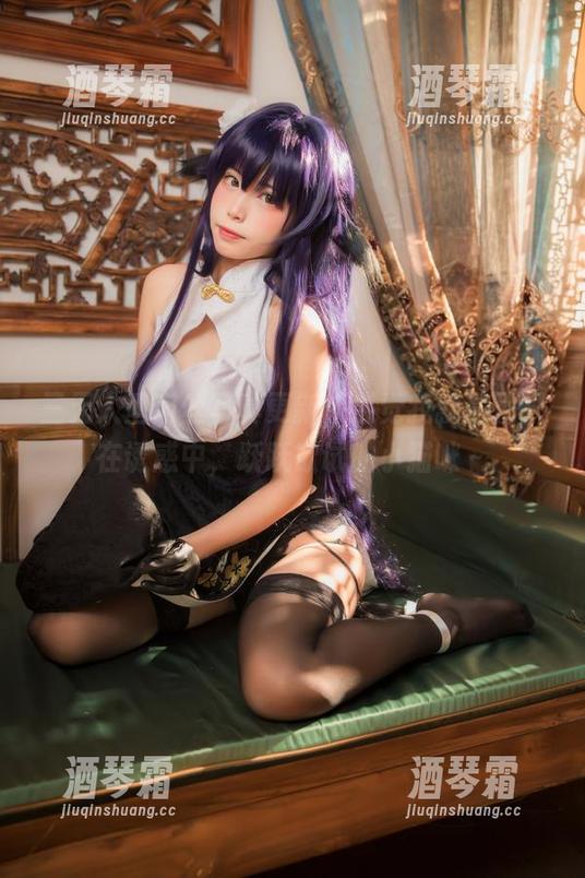 三无人型肉丝写真更新，感觉我就是那只在诱惑中，跃跃欲试的小猫咪～