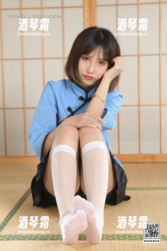 丽柜 - 语寒与她的粉色写真，你敢直视吗？我信心满满。