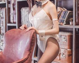 乖乖衣宝的修女：作品集里的清晰与模糊原图之舞