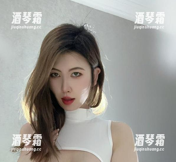 微密圈 - 乙醇子镂空套图，文艺到让我想要低调地自贞。