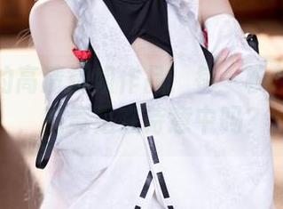 九柒喵的高清御姐作品：每一帧都在闪烁，究竟是在诗意中吗？