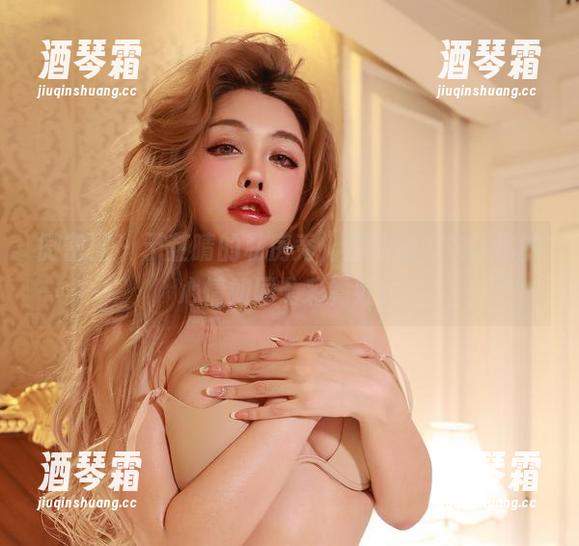 微密圈 - 于芷晴的私房秀，金灿灿内衣让你的心情如同七彩霓虹！