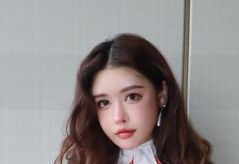 微密圈 – 于芷晴的泳池图包，让清凉和旖旎共舞，就问你心不心动？