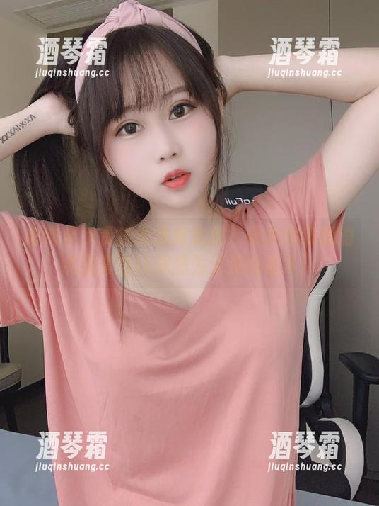依依超级懒 谁叫要负责任的选择衣服?依依超级懒的礼服套图让我想为无畏而奋斗!