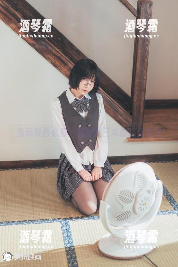 兔玩映画必看：制服黑三本的高清错觉