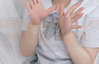 哇，兔玩映画的资源来了，黑丝与日系制服的高清组合，谁能拒绝！