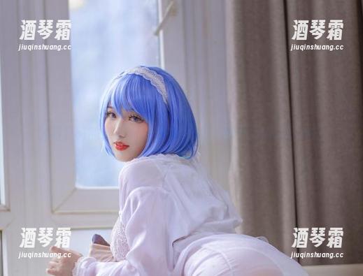 刺青Poi的碧蓝航线图集，哦，那个角度拍得好！