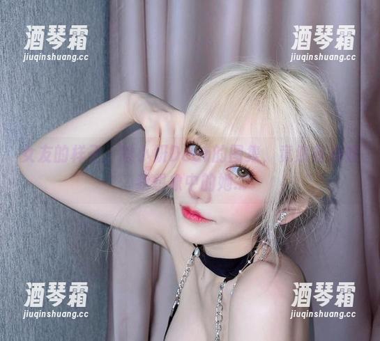 女友的样子，啾小妍Deer的图集，竟然有点像我想象中的她...