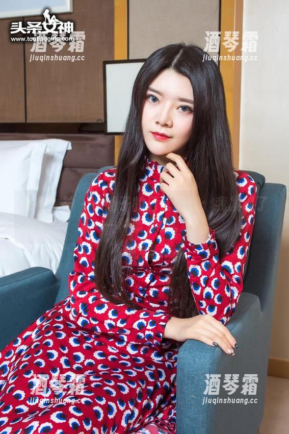 头条女神 - 小晴子的日常图集：我发现了一种新姿势。