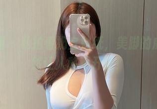 微密圈 – 私拍看奶宝妹纸，美脚的威力居然让人移不开眼！