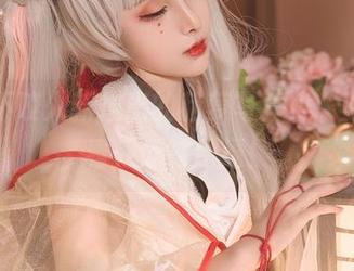 奶狮不咬人新推出的赫萝写真集，不仅好看，还特别逗！