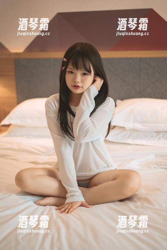 小瑶幺幺的毒蛇cos：这一包图带你爬上枝头！