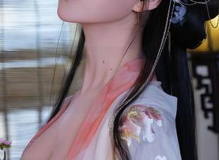 我决定给年年Nnian的cos亮个橱窗更新！光线也是要讲究的嘛！