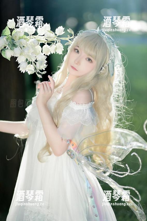 是三不是世w 图包闪现,无圣光也带货,是三不是世w的女神气场拉满!