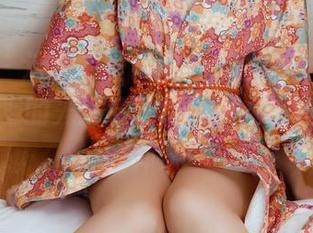 果团网 – 这高清壁纸里的礼服，何梦兮Stacy身上的光泽感…有种想“一起分享”的冲动～