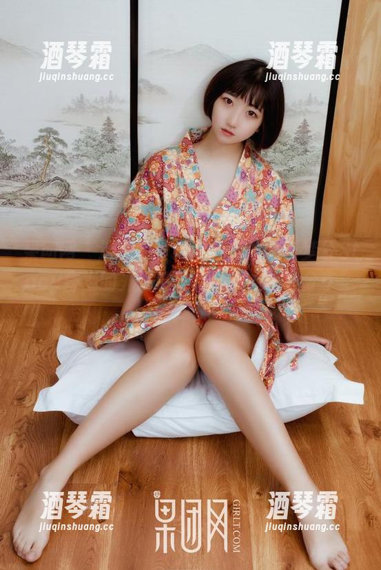 果团网 - 这高清壁纸里的礼服，何梦兮Stacy身上的光泽感…有种想“一起分享”的冲动～