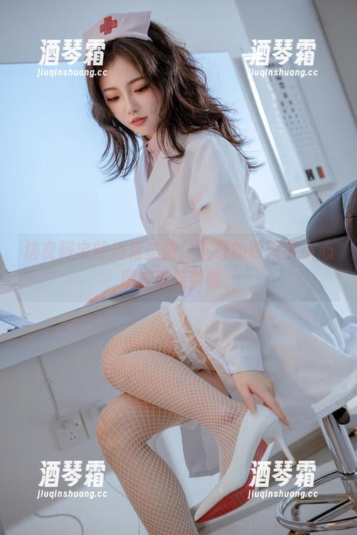 桃良阿宅的短裙美图，下载的时候要小心别被诱惑到哦。