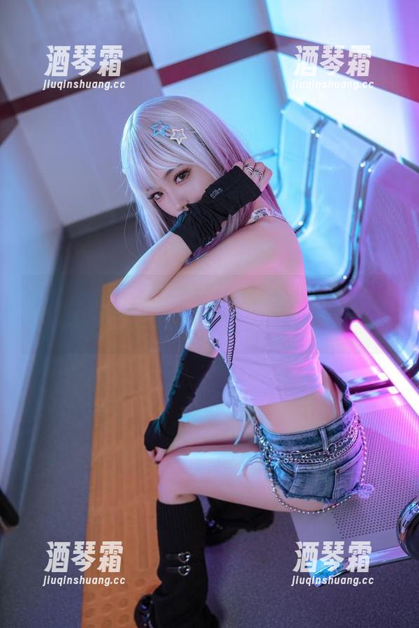 桃良阿宅 桃良阿宅独家吊带写真,快来分享一波眼球!