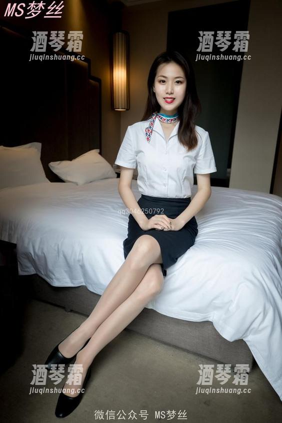梦丝女神 - 白丝好像在宁夏的写真中重新定义了优雅，转头一瞥，继续看！