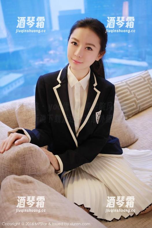 模范学院 - yoo优优清纯学院风校服合集，听说下载后还会有意外惊喜？
